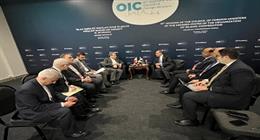 وزير الخارجية والهجرة يلتقي نظيره الإيراني بالعاصمة التركية إسطنبول