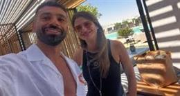 إعلامية تتصدر التريند بصورة مع محمد صلاح في الساحل الشمالي.. من هي كارين فهمي؟