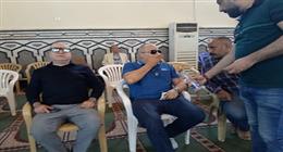 تامر عبدالمنعم يدخل في حالة انهيار بعد وصول جثمان والده إلى مسجد عمر مكرم