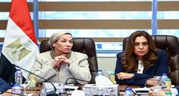 وزيرتا البيئة والتنمية المحلية تبحثان مع مسؤولي الكهرباء «رسوم النظافة»