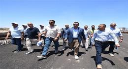 وزير الإسكان يوجه بالانتهاء من الطرق المحيطة بالقطار السريع في العلمين الجديدة