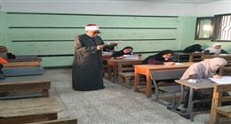 رئيس الإدارة المركزية للمناطق الأزهرية يتابع سير امتحانات الثانوية في القليوبية 