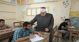 وكيل الأزهر يتفقد لجان اللغة الإنجليزية بالشهادة الثانوية ويطمئن الطلاب  