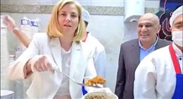 بعد تقديمها الأكل في مطعم كشري شهير.. مَن هي وزيرة خارجية النمسا؟