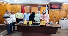 رئيس بيلا بكفر الشيخ تكرم الحاصلة على المركز الأول بالشهادة الإعدادية