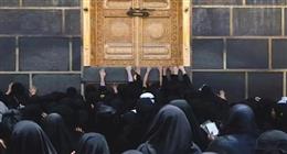 سبب توافد نساء مكة على صحن الكعبة في يوم عرفة.. ماذا يعني «يوم الخليف»؟