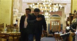 استمرار توافد نجوم الفن على عزاء سميحة أيوب.. ومحمد هنيدي وأشرف زكي أبرز الحاضرين