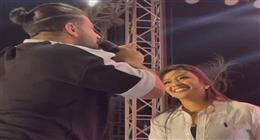 معجب يفاجئ رحمة محسن خلال حفل «في حب مصر»: «شربت قهوة من عندك وفخور بيكي»