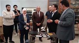 روبوت زراعي لمعالجة الآفات.. رئيس جامعة بنها يحفز الطلاب بتسويق مشاريع تخرجهم