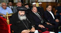 محافظ بورسعيد يُقدم العزاء في القمص بطرس الجبلاوي أحد الرموز الدينية والوطنية