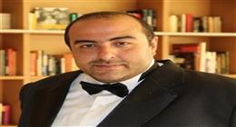 لديه 4 بنات.. ماذا قال سامح عبدالعزيز عن موت الأب؟