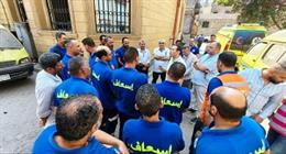 رئيس هيئة الإسعاف يلتقي الأطقم الطبية المشاركة في التعامل مع أزمة حريق سنترال رمسيس