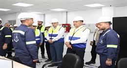 وزير قطاع الأعمال يتفقد شركة مصر لصناعة الكيماويات بالإسكندرية