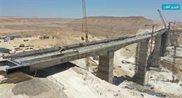 «النقل» تنفذ أعلى كوبري في مصر ضمن مشروع القطار الكهربائي السريع