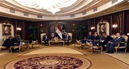 وزيرا الداخلية المصري والقمري يبحثان تعزيز التعاون الأمني وتبادل الخبرات