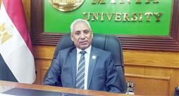 رئيس جامعة المنيا: إلزام طلاب الكليات النظرية بمحو أمية 4 أشخاص على الأقل شرط للتخرُّج (حوار)