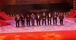 ليلى علوي تُهنئ المكرمين في المهرجان القومي للمسرح