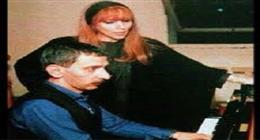إلهام شاهين تنعى زياد الرحباني: كل كلمات الرثاء لا تكفى 
