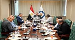  وزير البترول يتابع إجراءات العثور على المفقودين بحادث البارج البحري