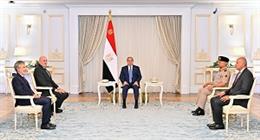 الرئيس السيسي يبحث مع وزير الدفاع الإيطالي تطورات الأوضاع في الأراضي الفلسطينية  