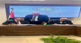 «المصرية لنقل الكهرباء» توقع عقدين لربط محطات القطار السريع بالشبكة القومية