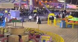 مأساة في لحظة فرح.. فيديو صادم لسقوط لعبة في الملاهي في السعودية