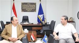 وزير قطاع الأعمال يناقش مع محافظ دمياط تطوير الصناعات النسيجية
