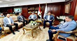 وزير الإسكان يتفقد مشروعات «حياة كريمة» في بني سويف