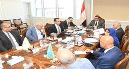 وزير الإسكان يتابع مستجدات «تنظيم السوق العقارية» و«تصدير العقار المصري»