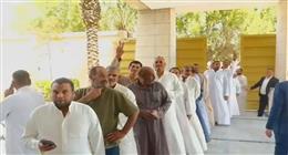 توافد المصريين بالكويت للإدلاء بأصواتهم في انتخابات مجلس الشيوخ (فيديو)