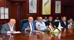 محافظ الأقصر يبحث خطة مشروع القطار الكهربائي السريع ومحطاته بالمحافظة