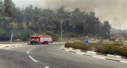 استمرار حرائق إسرائيل.. سيارة تتسبب في امتداد النيران غرب القدس المحتلة