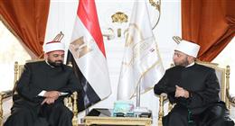 وزير الأوقاف يستقبل مفتي الأردن لبحث مواجهة التطرف وبناء الوعي