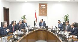 خطة متكاملة لتحويل مصر إلى مركز إقليمى ودعم التوجه نحو الطاقة النظيفة والنقل المستدام.. وتقديم التيسيرات للمصنعين
