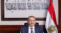 محافظ أسيوط يوجه بتسليم كرسي كهربائي لمواطن طريح الفراش في البداري