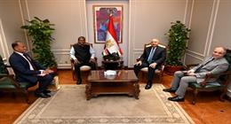 كامل الوزير يستقبل سفير الهند بالقاهرة لبحث التعاون في مجالي الصناعة والنقل