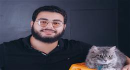 طوق «الباركود».. «مصطفى» ينقذ الحيوانات من الضياع وتأخر التطعيمات
