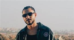 خالد علي شقيق ويجز يبدأ حفله في مهرجان العلمين 