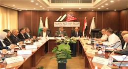 محافظ الجيزة يعلن إقامة 3 معارض رئيسية لـ«أهلا مدارس» للسلع المخفضة