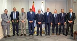«اقتصادية قناة السويس» توقع عقد مشروعين لإقامة ساحات إيداع جمركي بالقنطرة غرب والسخنة