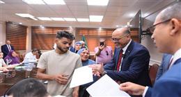 وزير العمل: نتابع الأحداث في شركة نايل لينين جروب للنسيج بالإسكندرية لحظة بلحظة