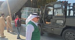 دخول شاحنات محملة بالخيام والأغطية إلى غزة لتلبية احتياجات النازحين