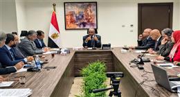«الإسكان» تناقش سبل الاستفادة من إنتاج مجمع محطات تحلية مياه البحر بالعين السخنة