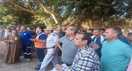 محافظ أسيوط يتابع تداعيات انهيار عقار بقرية كوم أبو شيل ويوجه بالرعاية الصحية للمصابين