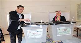وزير الزراعة يدلي بصوته في انتخابات «الشيوخ» بمقر لجنته الانتخابية بالإسكندرية