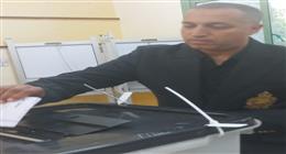 الكاتب الصحفي إيهاب الخطيب يدلي بصوته في انتخابات مجلس الشيوخ