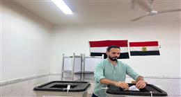 الفنان عزوز عادل يدلي بصوته في انتخابات مجلس الشيوخ 2025
