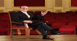 «بابا ونيس».. شخصيات لا تُنسى لـ«أستاذ المسرح» محمد صبحي