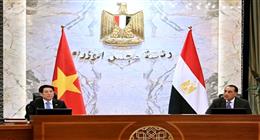 مدبولي: الحكومة حريصة على ضمان رصيد مطمئن دائم من السلع الاستراتيجية