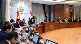 رئيس الوزراء يبحث مع شركة صينية التوسع في الاستثمار بمجال البتروكيماويات